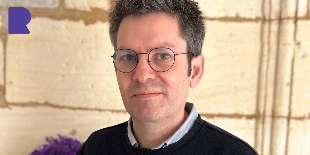 Portrait d'Olivier Hamant pour la conférence La robustesse, l'art de durer